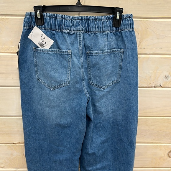 NWT! Forever 21 Jogger Jeans Size Medium - Picture 4 of 4